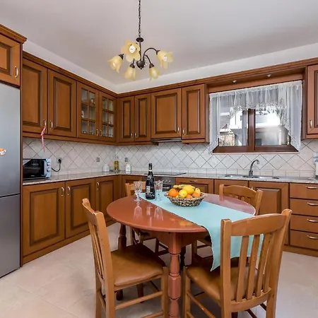 فيلة Villa Kiotari *